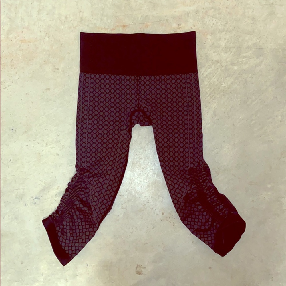 Lululemon 23” Cropped Leggings